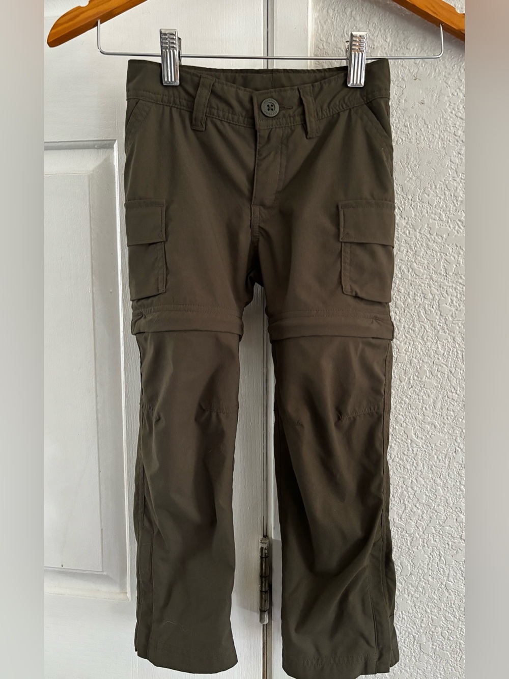 Boys REI Cargo Convertible Pants Size 4/5 - Olive